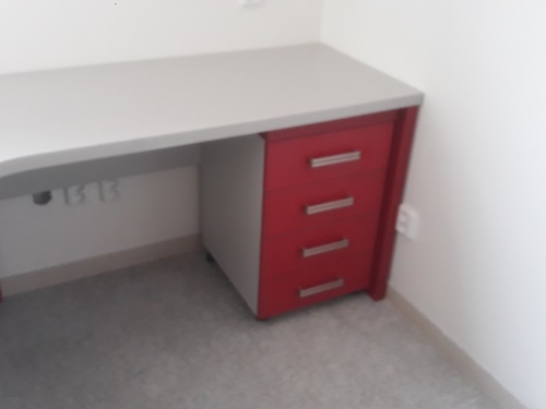 Kancelářský nábytek - bílá/červená